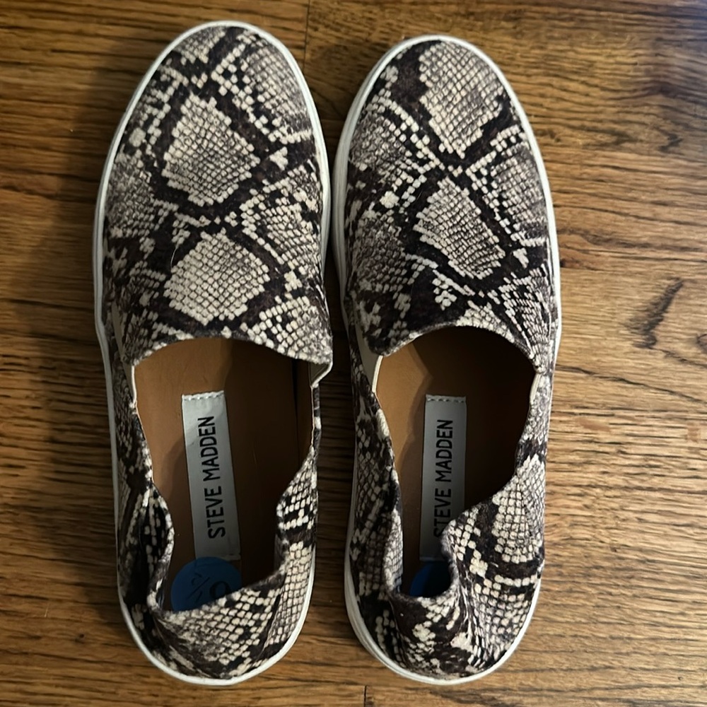 Slip on shoes-Steve Madden